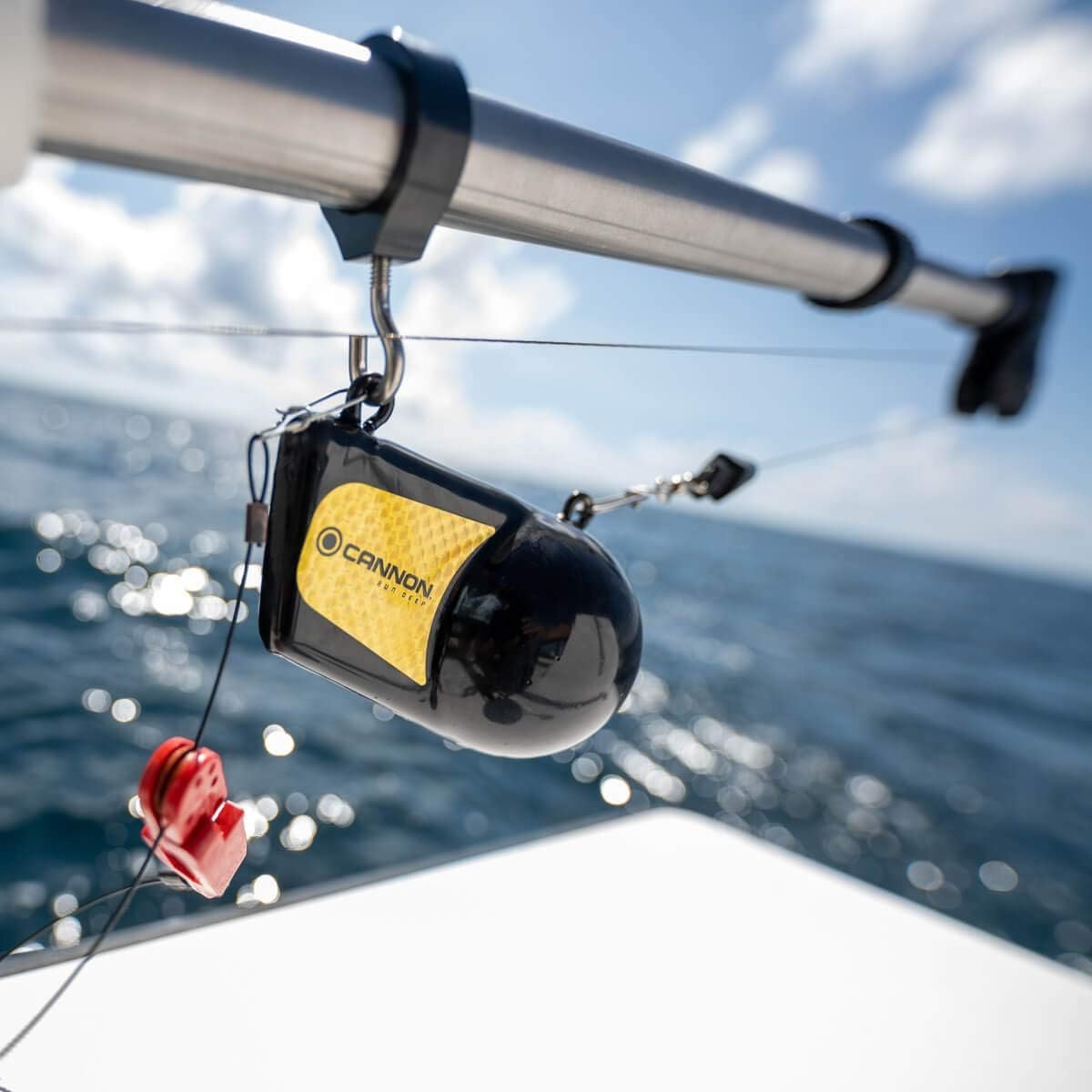 Cannon 2295184 Flash Weight 10lb Trolling Weight – Vinyl-Coated Downrigger Weight with Reflective Prism Tape Fin - Image 5