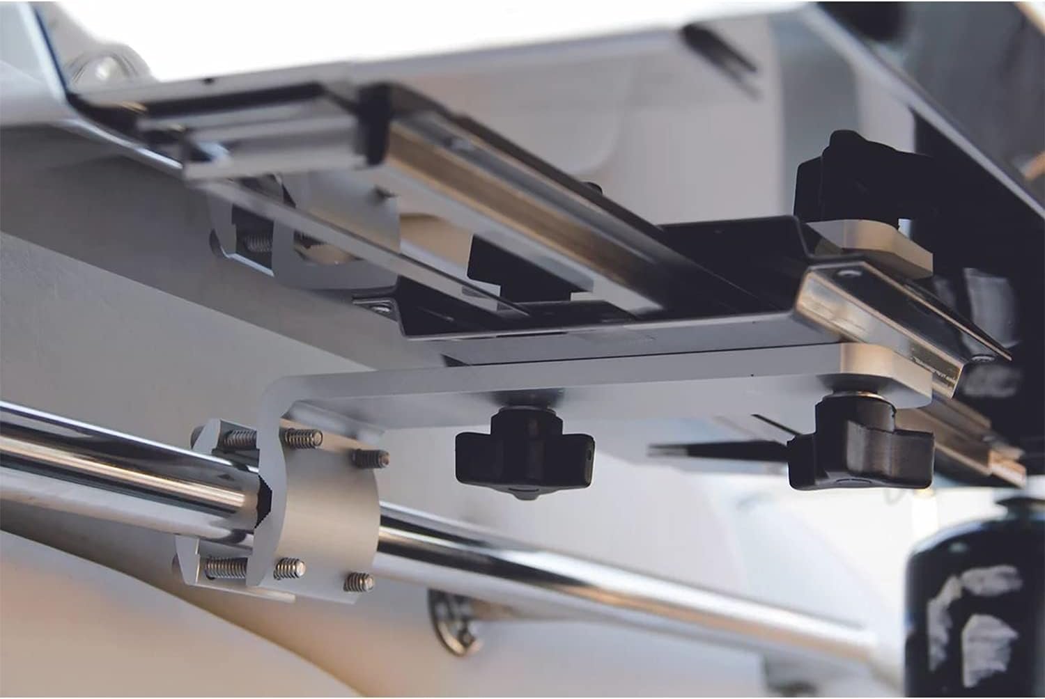 Camco Marine 58182 Kuuma Stow N Go Rail Mount – 9in Aluminum Grill Bracket for 7/8in to 1-1/4in Boat Handrails - Image 5