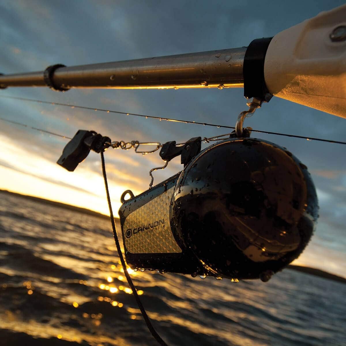 Cannon 2295184 Flash Weight 10lb Trolling Weight – Vinyl-Coated Downrigger Weight with Reflective Prism Tape Fin - Image 4