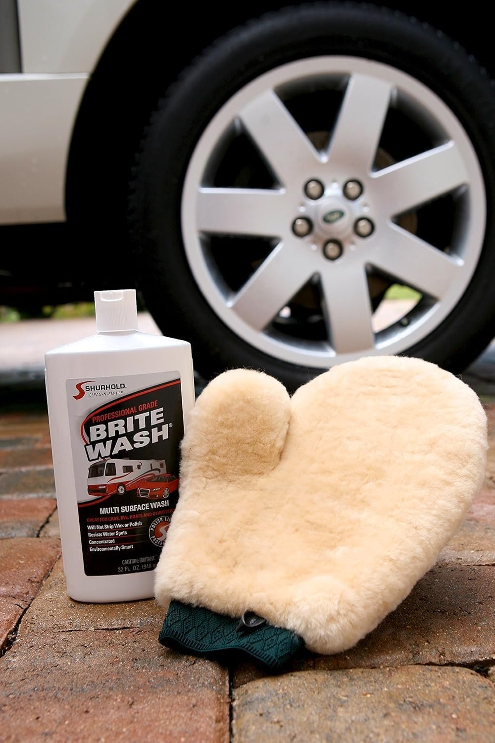 Shurhold 285 Deluxe Wash Mitt – Soft Synthetic Marine Wash Mitt for Boat Cleaning and Detailing - Image 2