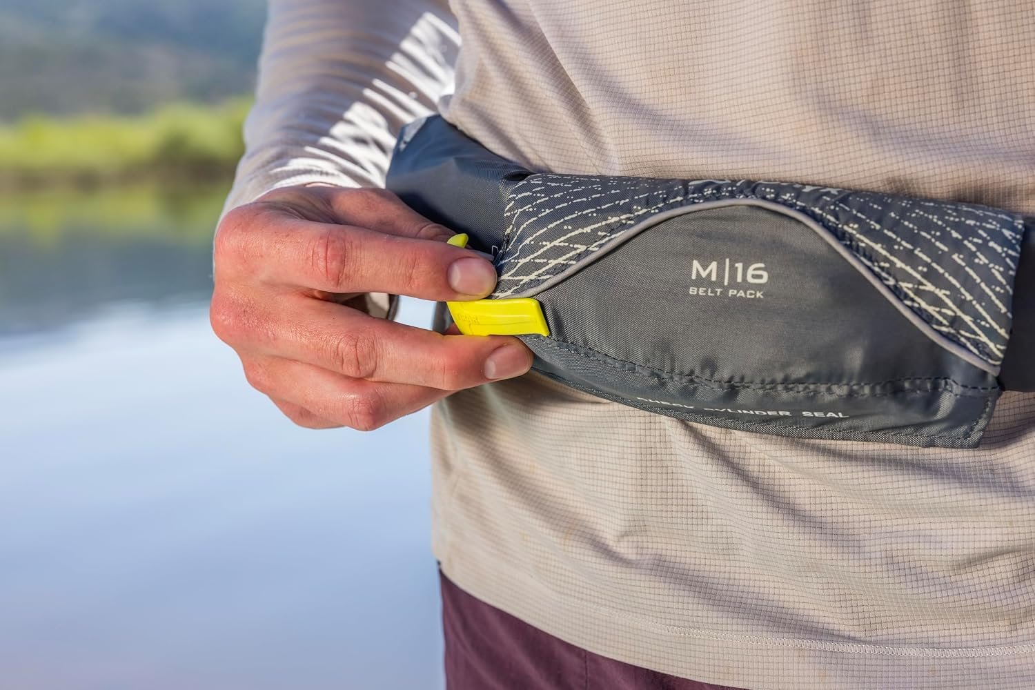 Onyx Outdoor M-16 Manual Inflatable Belt Pack Gray – Type V Inflatable PFD with 17lb Buoyancy and Low-Profile Wear - Image 3