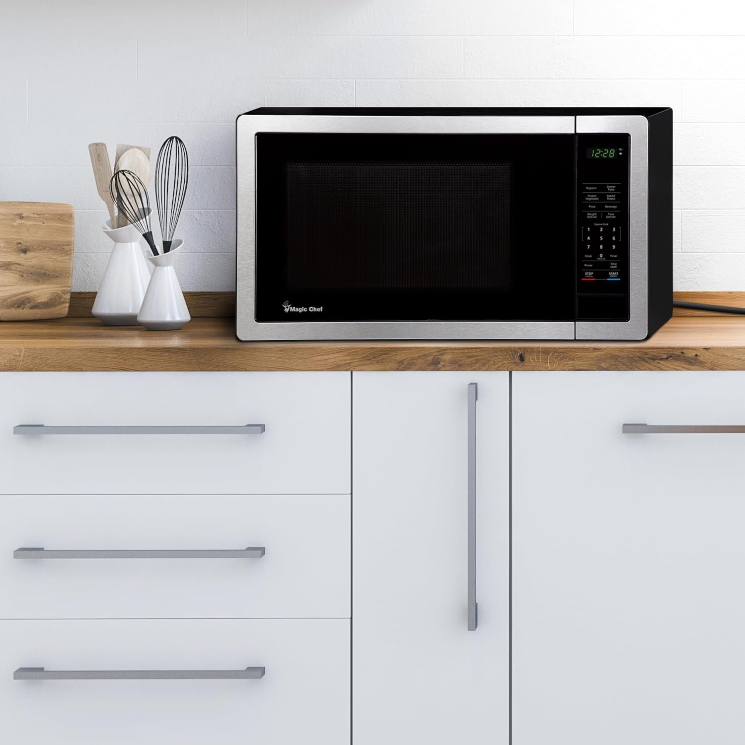 Magic Chef MC110MST Countertop Microwave – 1.1 Cu Ft Capacity – 1000 Watts – Stainless Steel Finish - Image 5